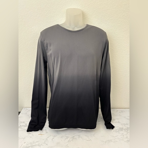 unbranded Other - Black Gray Long Sleeve Shirt L Active Top Pullover Athletic Moisture Control​